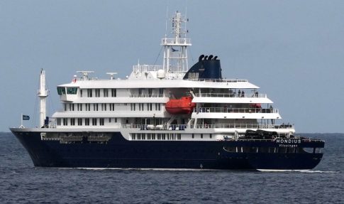 Ινδονησία: Τρεις νεκροί και αρκετοί αγνοούμενοι μετά από έκρηξη ηφαιστείου