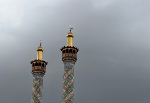 «Με την πένα και το μικρόφωνο – 40 χρόνια στα ΜΜΕ» – Ένα βιβλίο του Γιάννη Γαλανόπουλου