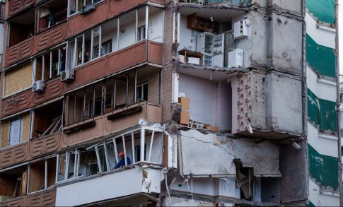 Σπάνια κρασιά κρυμμένα στο κελάρι ενός «στοιχειωμένου» κάστρου για έναν αιώνα σπάνε ρεκόρ σε δημοπρασία