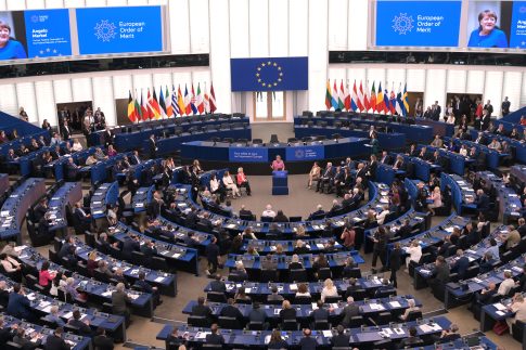 «Τεχνητή ένταση και παρωχημένες τακτικές»:  «Κατηγορώ» Μαρινάκη στην αντιπολίτευση μέσω ErtNewsRadio 105,8