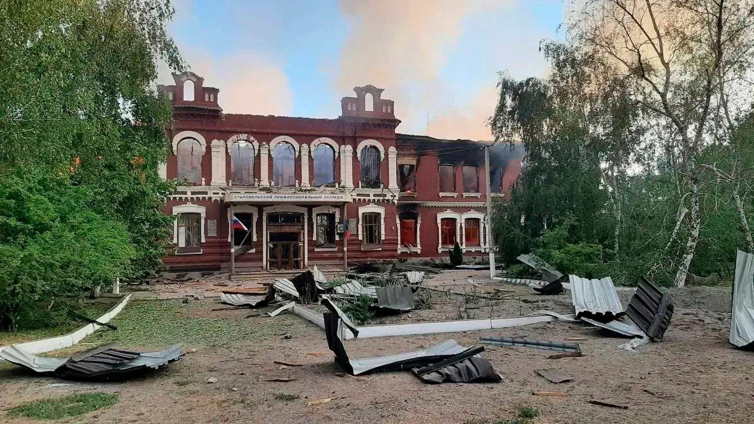 Ο ΟΗΕ καταδικάζει την επίθεση σε κολλεγίου στην «υπό προσωρινή ρωσική κατοχή περιοχή του Λουχάνσκ»  ​