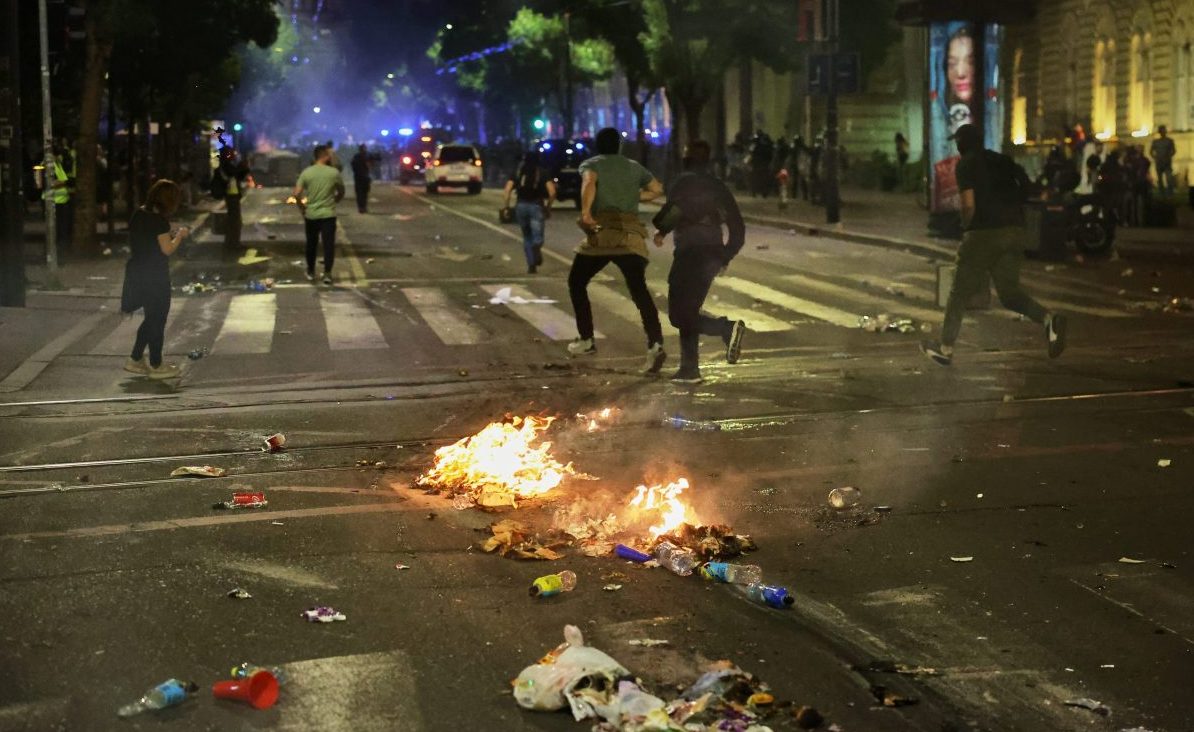 Σερβία: Επεισόδια μετά τη μαζική αντικυβερνητική συγκέντρωση που διοργάνωσαν οι φοιτητές στο Βελιγράδι  ​