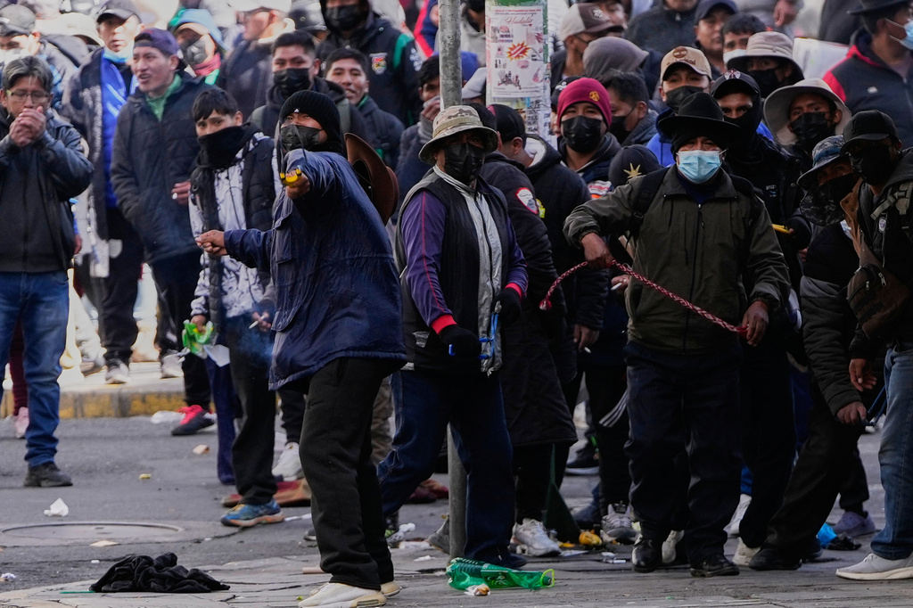 Βολιβία: Συνεχίζονται οι μαζικές διαδηλώσεις – «Πράσινο φως» για επέμβαση του στρατού