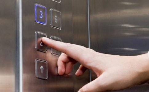 Απολύμανση με χλώριο προτείνει <br> o Διεθνής Ερυθρός Σταυρός