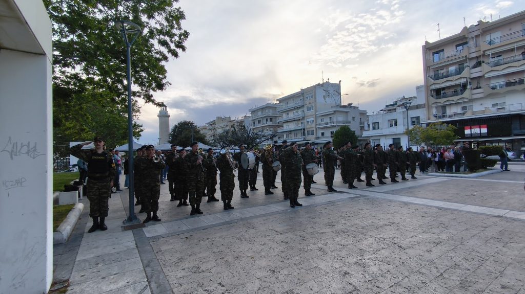 Στο μνημείο Χατζηαντώνη και Δόμνας Βιζβύζη η επίσημη έπαρση-υποστολή της Ελληνικής σημαίας Φρουράς Αλεξανδρούπολης
