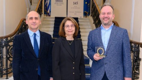 “Send Barron”: H διαδικτυακή καμπάνια για την στράτευση του Μπάρον Τραμπ στον πόλεμο με το Ιράν