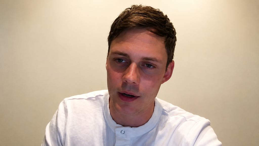 Αποκλειστικό: Ο Bill Skarsgård υποδύεται έναν Έλληνα τρομοκράτη που συγκλόνισε την Αμερική