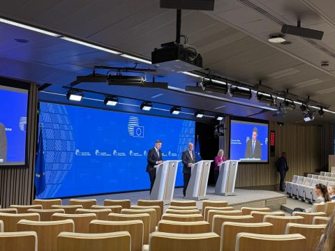 Η πρέσβης των ΗΠΑ Κίμπερλι Γκίλφοϊλ στο ραδιομέγαρο της ΕΡΤ – «Στην Ελλάδα εντός του 2026 ο Τραμπ»