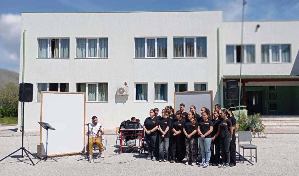 Τίμησαν τη Γενοκτονία των Ποντίων μαθητές και εκπαιδευτικοί του ΕΠΑΛ Τυρνάβου