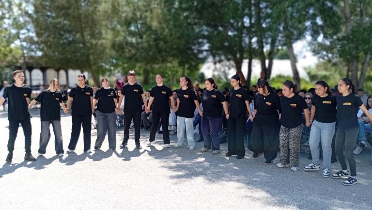 Τίμησαν τη Γενοκτονία των Ποντίων μαθητές και εκπαιδευτικοί του ΕΠΑΛ Τυρνάβου
