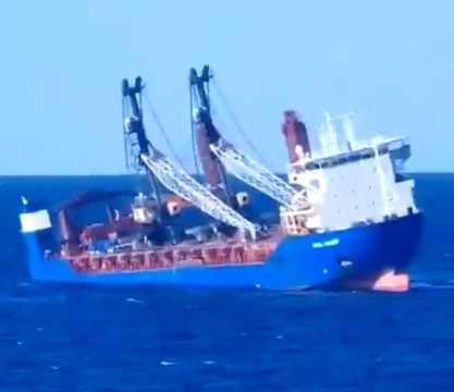 «Ήταν όλοι τους μεταμφιεσμένοι» – Αυτόπτης μάρτυρας περιγράφει στο ΕΡΤnews τη ληστεία στην Κάτω Τιθορέα
