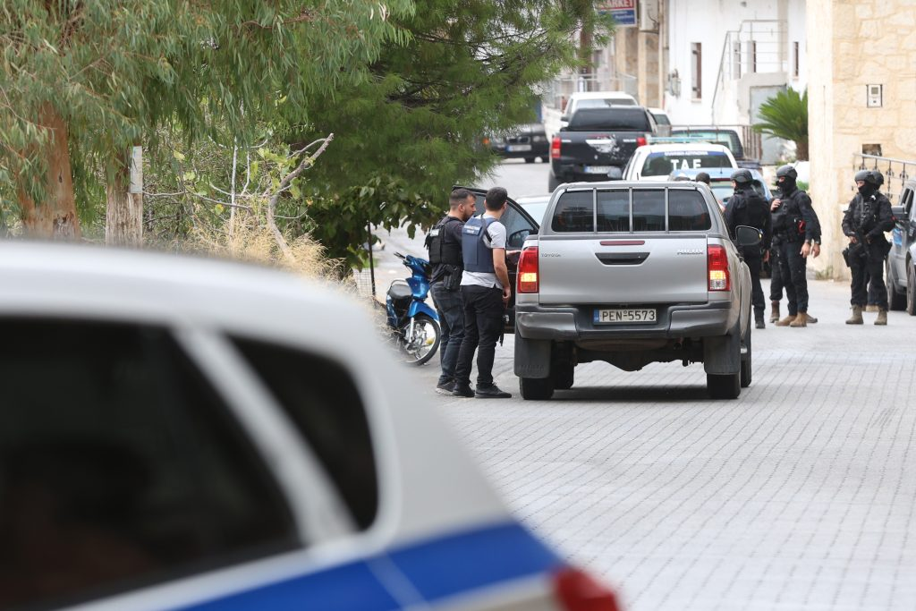 ΟΠΕΚΕΠΕ: Την Παρασκευή απολογούνται οι τρεις κατηγορούμενοι που δήλωναν ξένες περιουσίες ως δικές τους – Πώς δρούσε η οικογενειακή «μαφία» της Κρήτης
