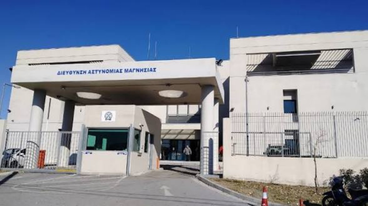 Σύλληψη 39χρονης στον Βόλο για κλοπή από οικία και βία κατά αστυνομικού
