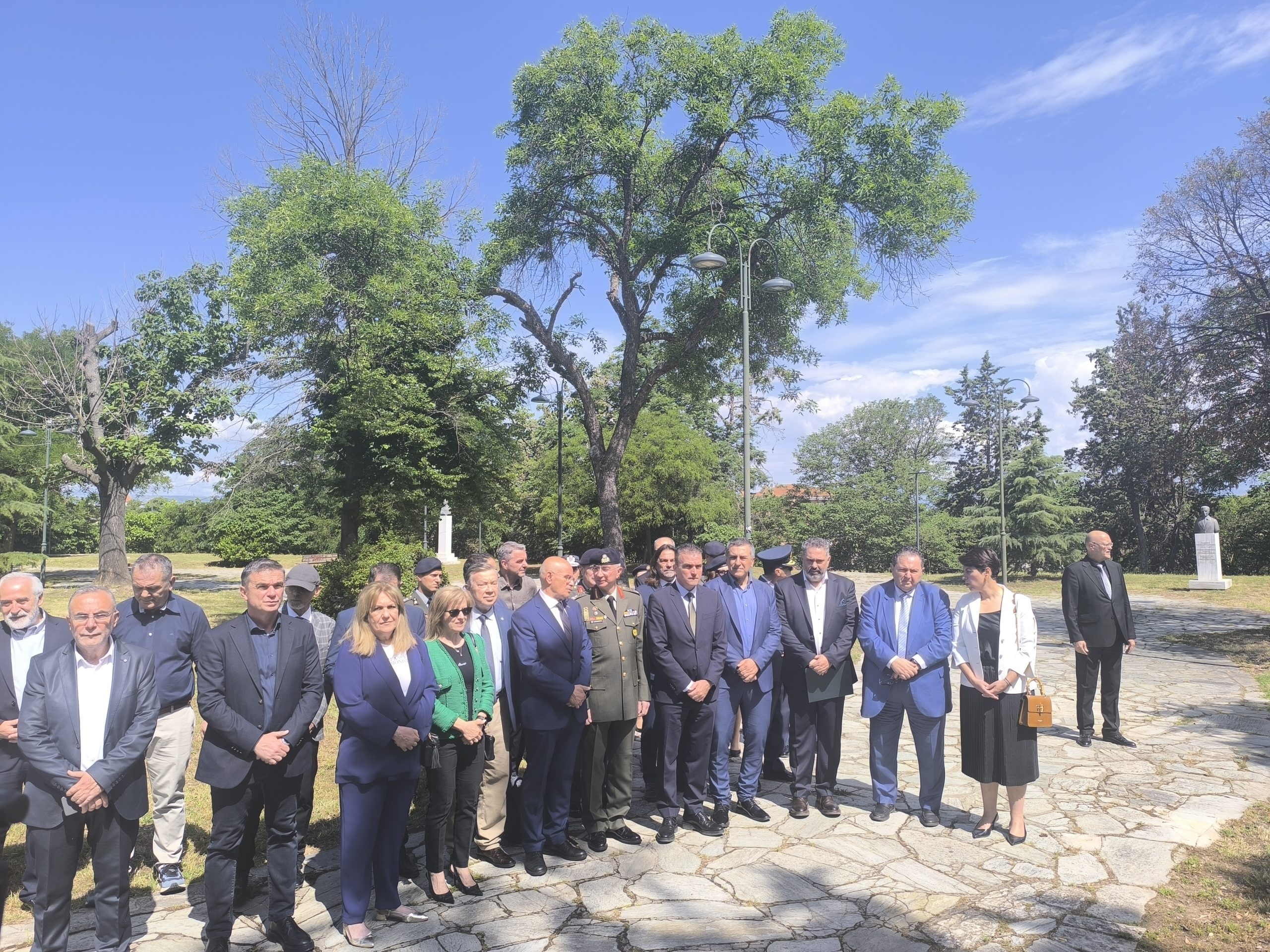 img-20260524-110235 Λάρισα: Αποκαλυπτήρια για το Μνημείο Ηρώων της 5ης Μεραρχίας Κρητών