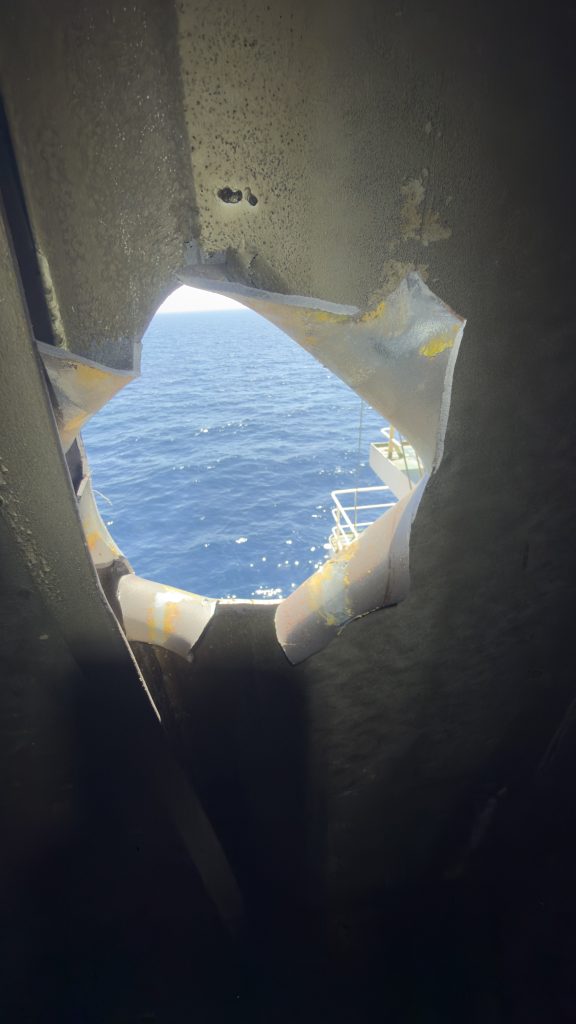 «Θρίλερ για τους ναυτικούς σε bulk carrier στον Κόλπο του Άντεν: Drone με πυρομαχικό 50 κιλών εξουδετερώθηκε εν πλω