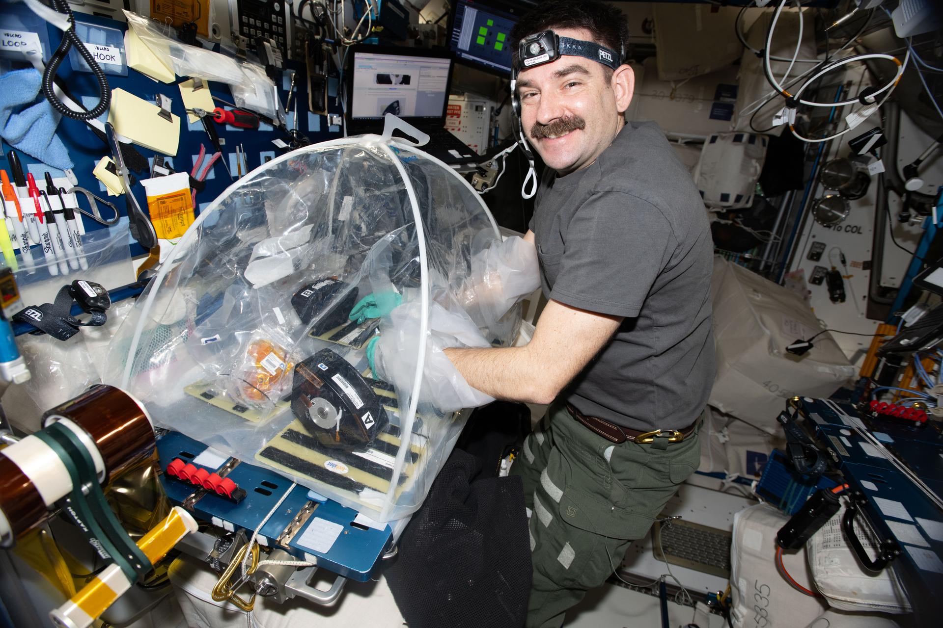 astronautis ISS