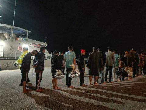 Είκοσι πορτρέτα προσωπικοτήτων ζωγραφισμένα στο 12<sup>ο</sup> γυμνάσιο Λαρίσης