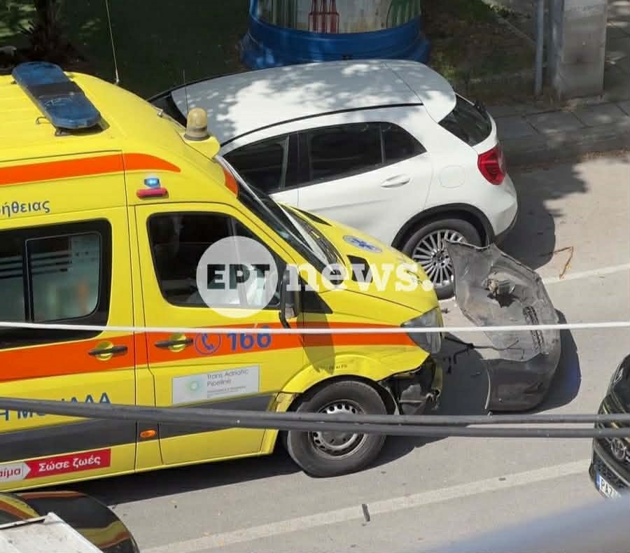 Καστοριά: Σύγκρουση ασθενοφόρου του ΕΚΑΒ με ΙΧ στη νότια παραλία