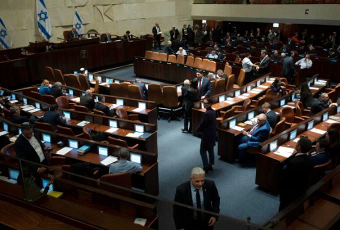 Ισραήλ: Ο κυβερνητικός συνασπισμός του Νετανιάχου υπέβαλε νομοσχέδιο διάλυσης του Κοινοβουλίου για πρόωρες εκλογές