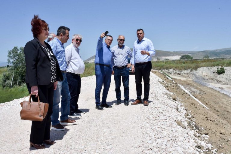 Αυτοψία Κουρέτα στα έργα στον ποταμό Φαρσαλίτη