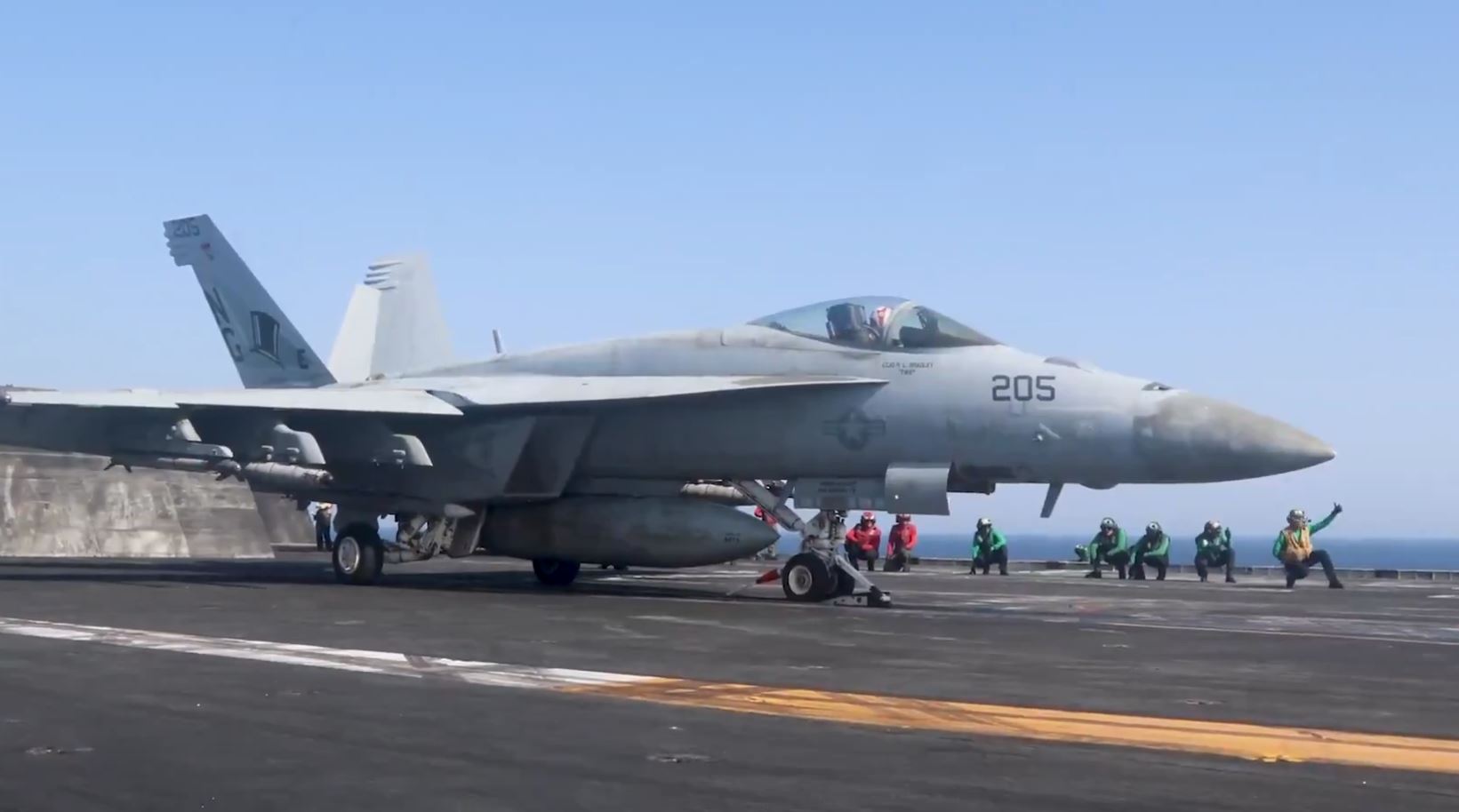 CENTCOM: Αυξημένη ναυτική παρουσία με το αεροπλανοφόρο Abraham Lincoln στη Μέση Ανατολή