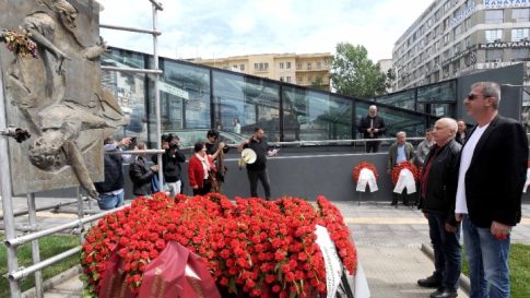 «Με την πένα και το μικρόφωνο – 40 χρόνια στα ΜΜΕ» – Ένα βιβλίο του Γιάννη Γαλανόπουλου