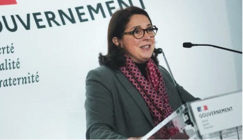 Σπάνια κρασιά κρυμμένα στο κελάρι ενός «στοιχειωμένου» κάστρου για έναν αιώνα σπάνε ρεκόρ σε δημοπρασία