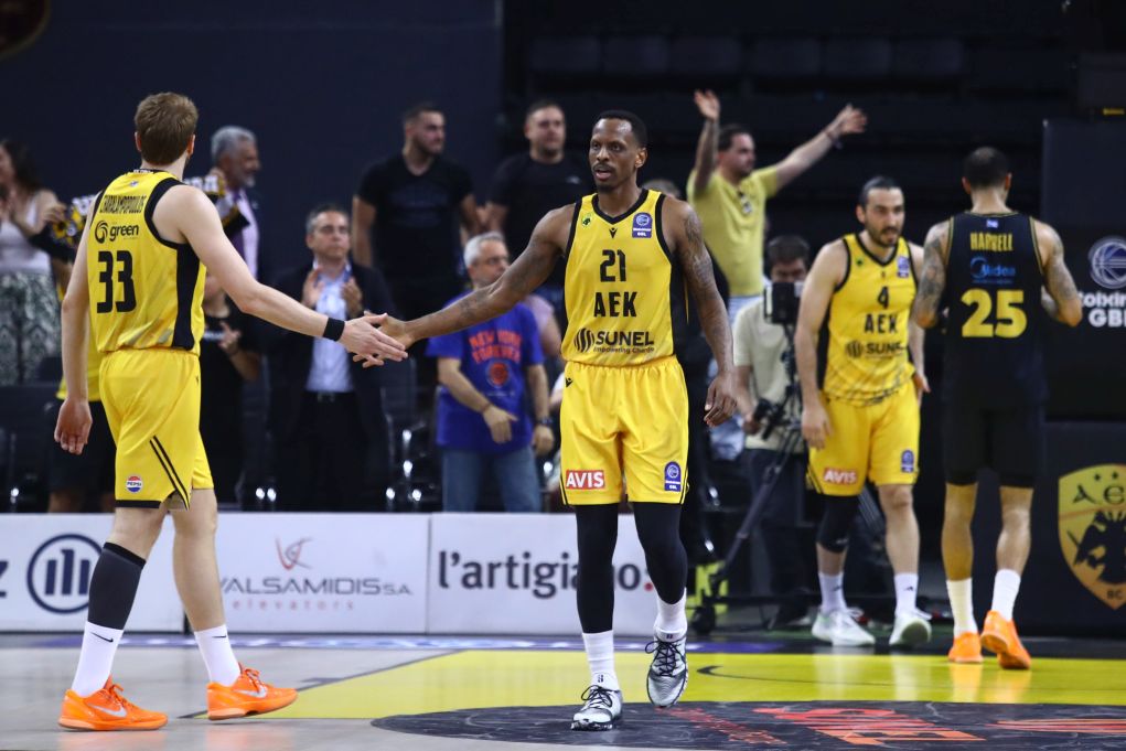 Δείτε τα highlights του αγώνα ΑΕΚ-Άρης για τα play off της GBL (video)