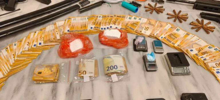 Εξάρθρωση δύο εγκληματικών οργανώσεων στην Κρήτη: Αποκαλυπτικοί διάλογοι για τη δράση τους – Ναρκωτικά, όπλα και απάτες με επιδοτήσεις του ΟΠΕΚΕΠΕ