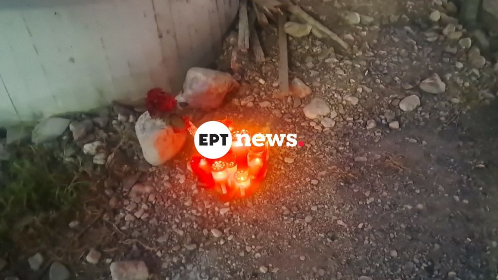 Πάτρα: Πώς έγινε το τροχαίο που έχασαν τη ζωή τους πατέρας και γιος – Λουλούδια και κεριά στο σημείο του δυστυχήματος άφησαν φίλοι και συγγενείς
