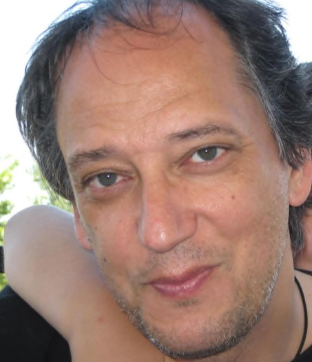 Πέθανε σε ηλικία 63 χρόνων ο μουσικός παραγωγός Τάσος Ξενιάδης
