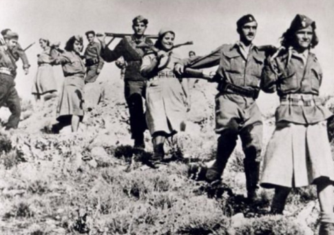 Είκοσι πορτρέτα προσωπικοτήτων ζωγραφισμένα στο 12<sup>ο</sup> γυμνάσιο Λαρίσης