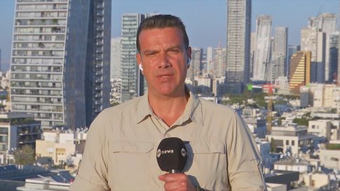 Φόβοι για βεντέτα αλλά και μηνύματα καταλλαγής και ομόνοιας στο τελευταίο «αντίο» για τον 21χρονο – Τη Δευτέρα απολογούνται ο 54χρονος και η σύζυγός του