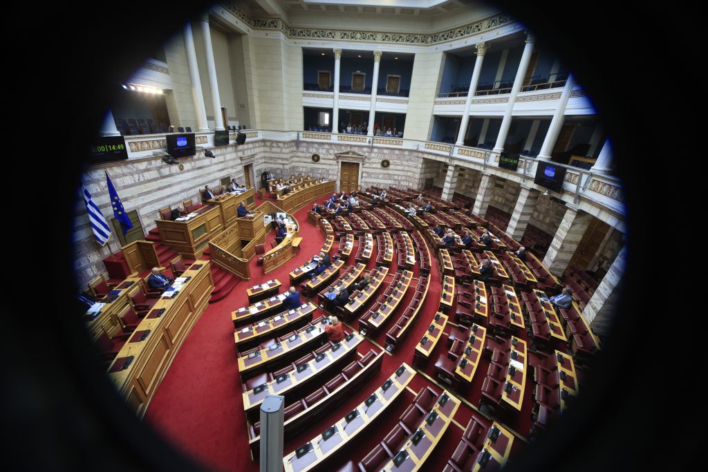 Με 151 βουλευτές η απόφαση για σύσταση Εξεταστικής για τις τηλεφωνικές παρακολουθήσεις – Αποχώρησαν ΠΑΣΟΚ, ΣΥΡΙΖΑ, ΚΚΕ