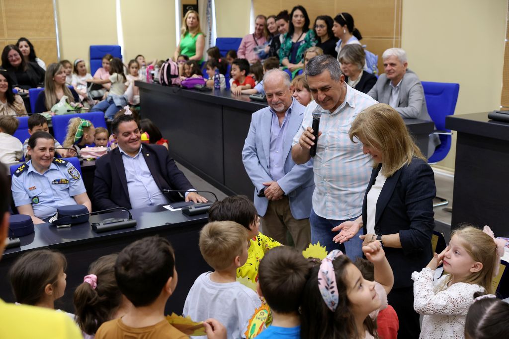 Εκδήλωση βράβευσης για τη δράση «Τα παιδιά μιλούν για τα δικαιώματά τους» στην Περιφέρεια Θεσσαλίας