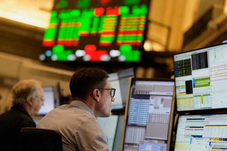 Μεγάλη πτώση των μετοχών στις ευρωπαϊκές χρηματιστηριακές αγορές – Μαζικό sell-off ομολόγων