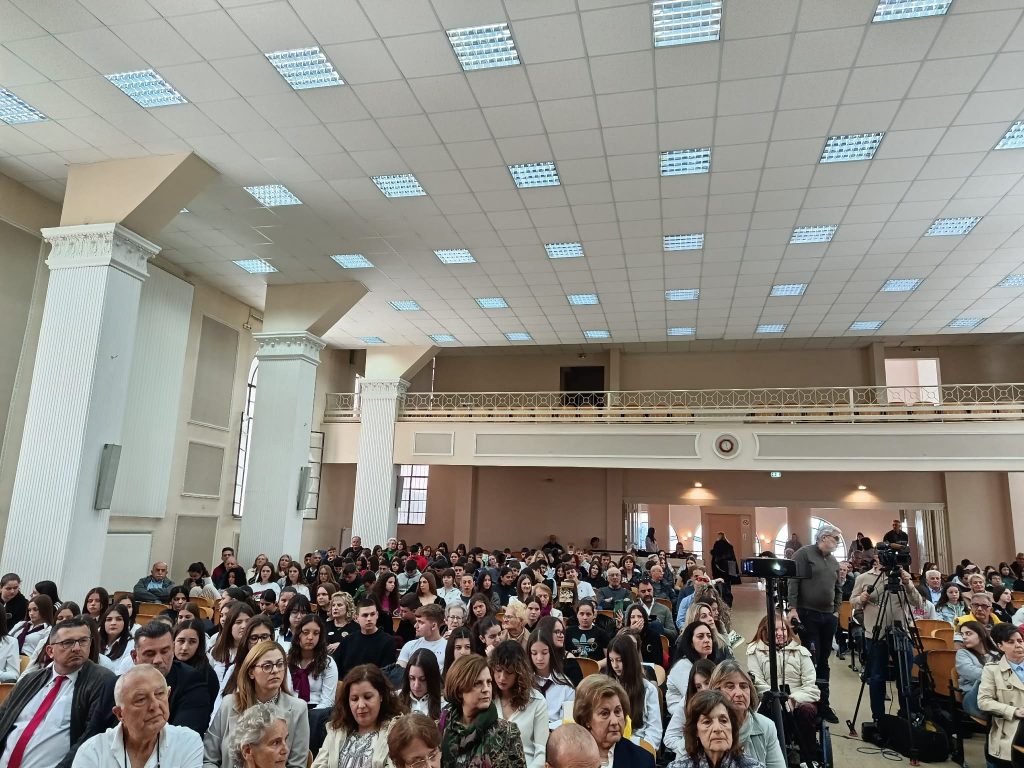 Εννέα υποτροφίες σε αριστούχους της Μαγνησίας από την Ισραηλιτική Κοινότητα Βόλου