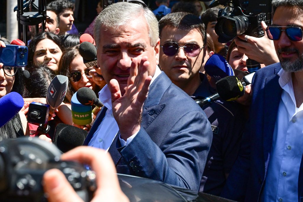 Αρμενία: Η ΕΕ συγχαίρει τον Πασινιάν για ιστορική εκλογική νίκη – Καταγγελίες για νοθεία από τη φιλορωσική αντιπολίτευση