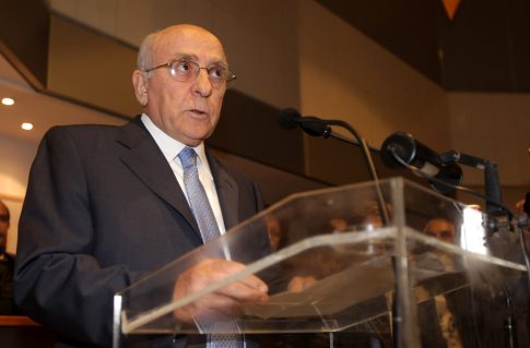 Βόλος: Εργαζόμενοι στην καθαριότητα βρήκαν πορτοφόλι στα απορρίμματα και το παρέδωσαν