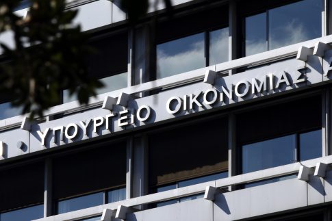 Πυρ ομαδόν της αντιπολίτευσης για τις δηλώσεις Ντίλιαν περί του Predator
