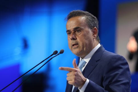 Αχλαδοχώρι Πέλλας: Διασώζει βελέντζες και με τις παρεμβάσεις του, τις δίνει μια δεύτερη ευκαιρία «ζωής»