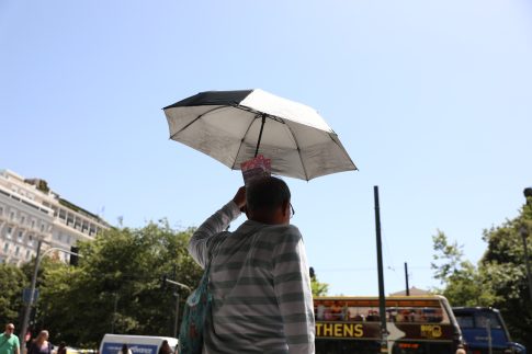 Πρόστιμα άνω των 3 χιλ. ευρώ για φωτιά σε ξερά χόρτα και υπολείμματα βλάστησης σε Χαλκιδική και Πέλλα