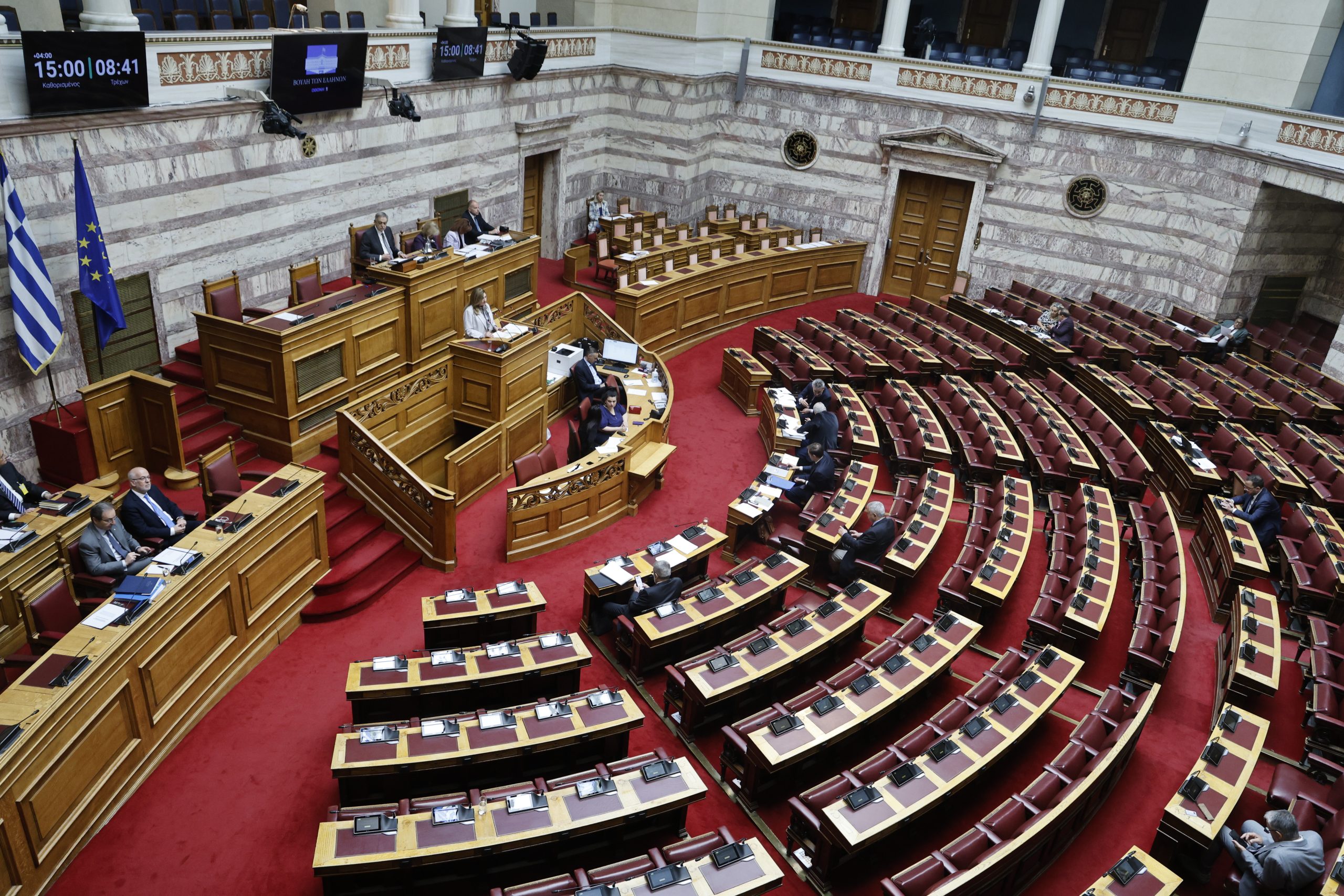 Πολιτική σύγκρουση για την κυβερνητική πορεία και τα αιτήματ