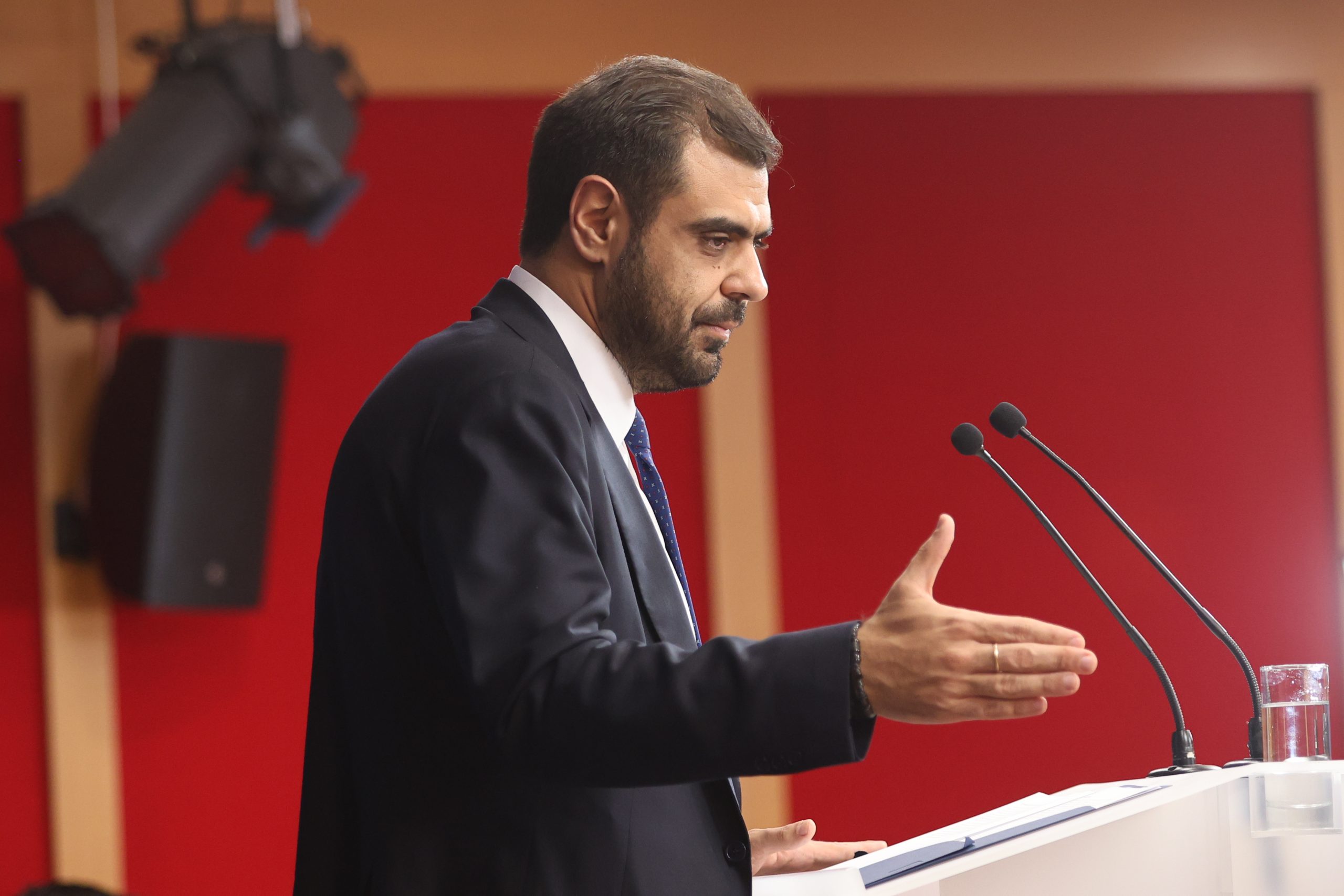 Μαρινάκης: Στήριξη στους σεισμόπληκτους της Βόρειας Εύβοιας 