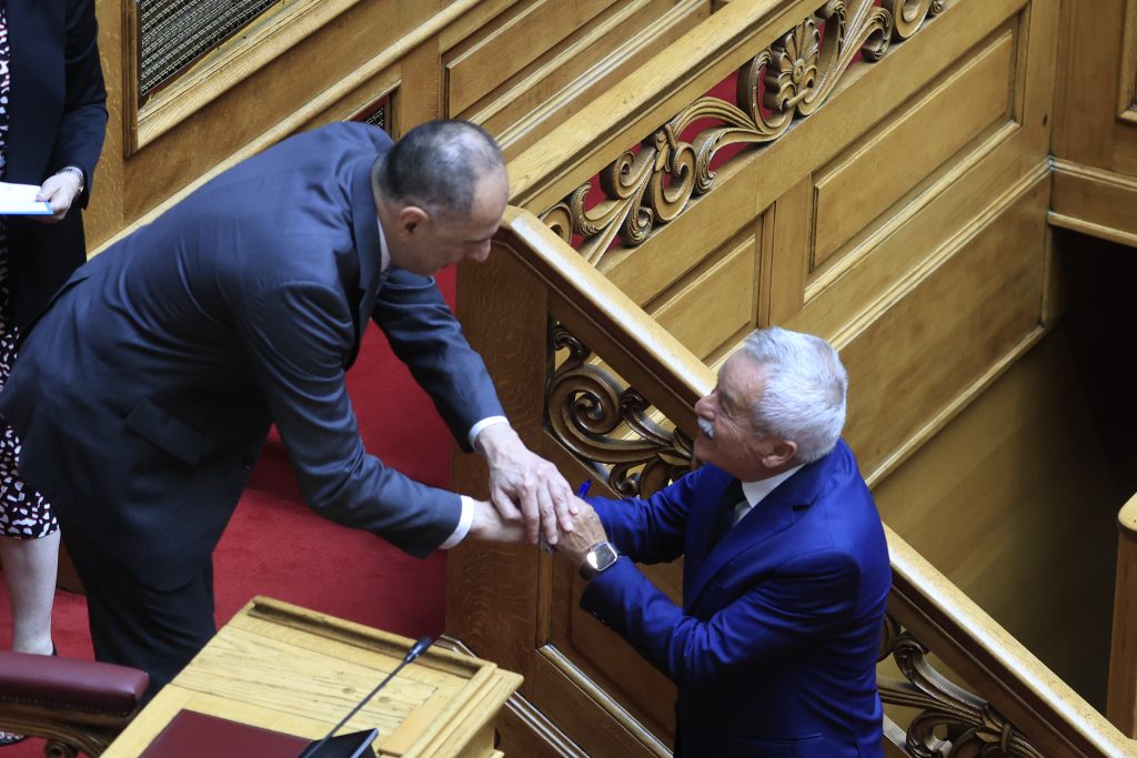 Ορκίστηκε βουλευτής ο Κωνσταντίνος Κόλλιας στη θέση του Νίκου Ταγαρά
