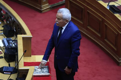 Δήμος Βόλου και Αστυνομία ενώνουν δυνάμεις για την καταπολέμηση των περιστατικών απάτης – Ενημέρωση στα ΚΑΠΗ