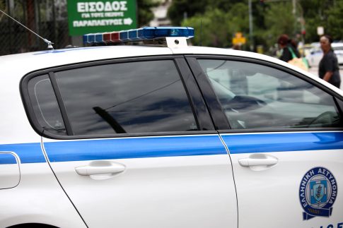 Λέσβος: Επί ποδός η Πυροσβεστική για διάσωση Βέλγου τουρίστα στον καταρράκτη Μαν Κάτσα