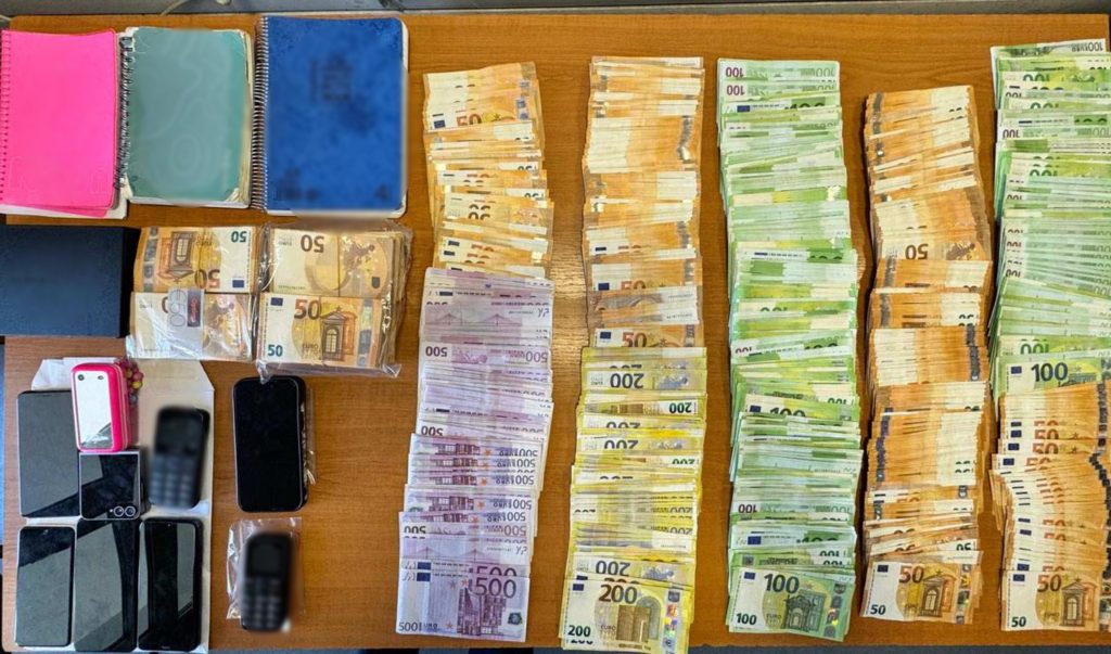 Συνεχίζονται οι έρευνες μετά τις συλλήψεις των υπαλλήλων Πολεοδομιών: Με δομή, οργάνωση και διακριτούς ρόλους το κύκλωμα