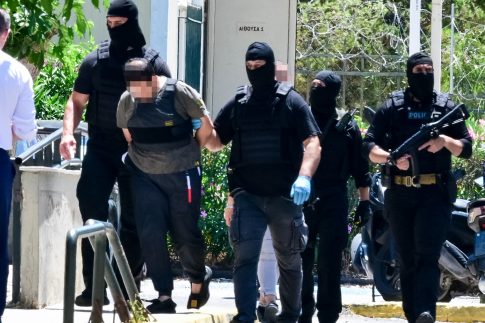 Σύρος-Τήνος-Μύκονος <br>Το κρασί της γραμμής