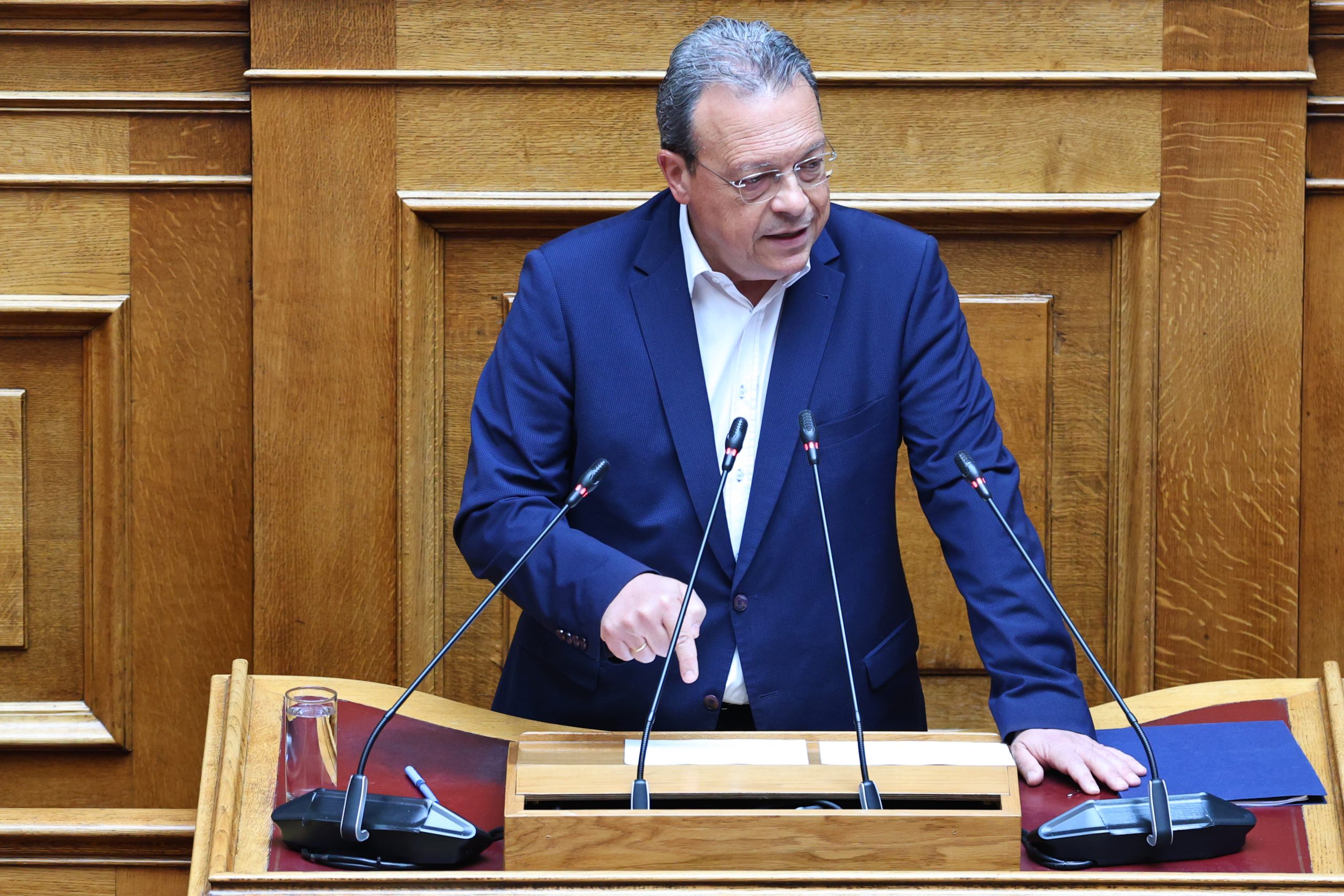 Φάμελλος: Η διεφθαρμένη κυβέρνηση δεν μπορεί να εγ